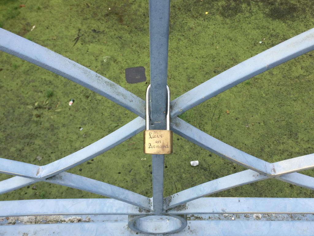 Love Lock by MissIzzy