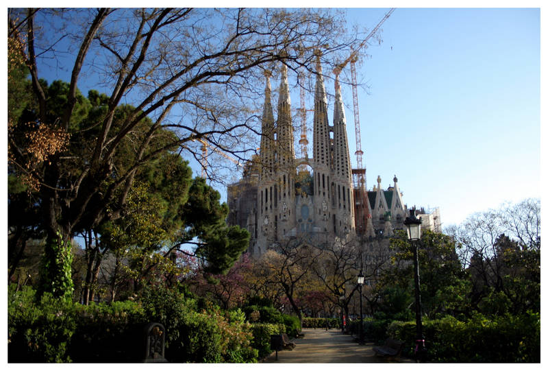 Sagrada Familia by kamuidestiny
