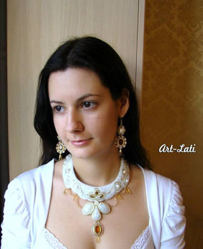 Elegance necklace with natural citrine