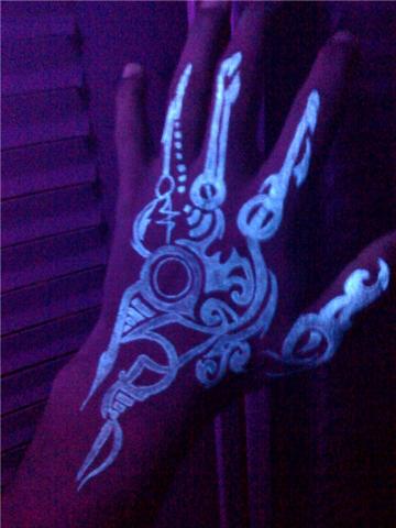 Clear ink, Blacklight hand