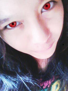 vampire eyes red!
