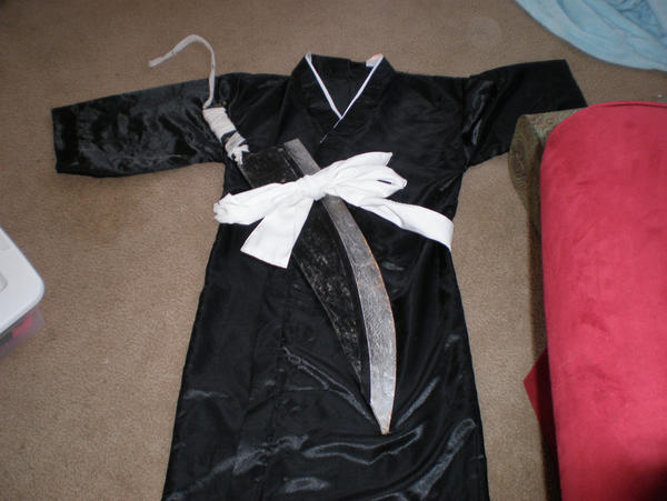 BLEACH ichigo robe with sword by s1ck-1n-d4-h34d on DeviantArt