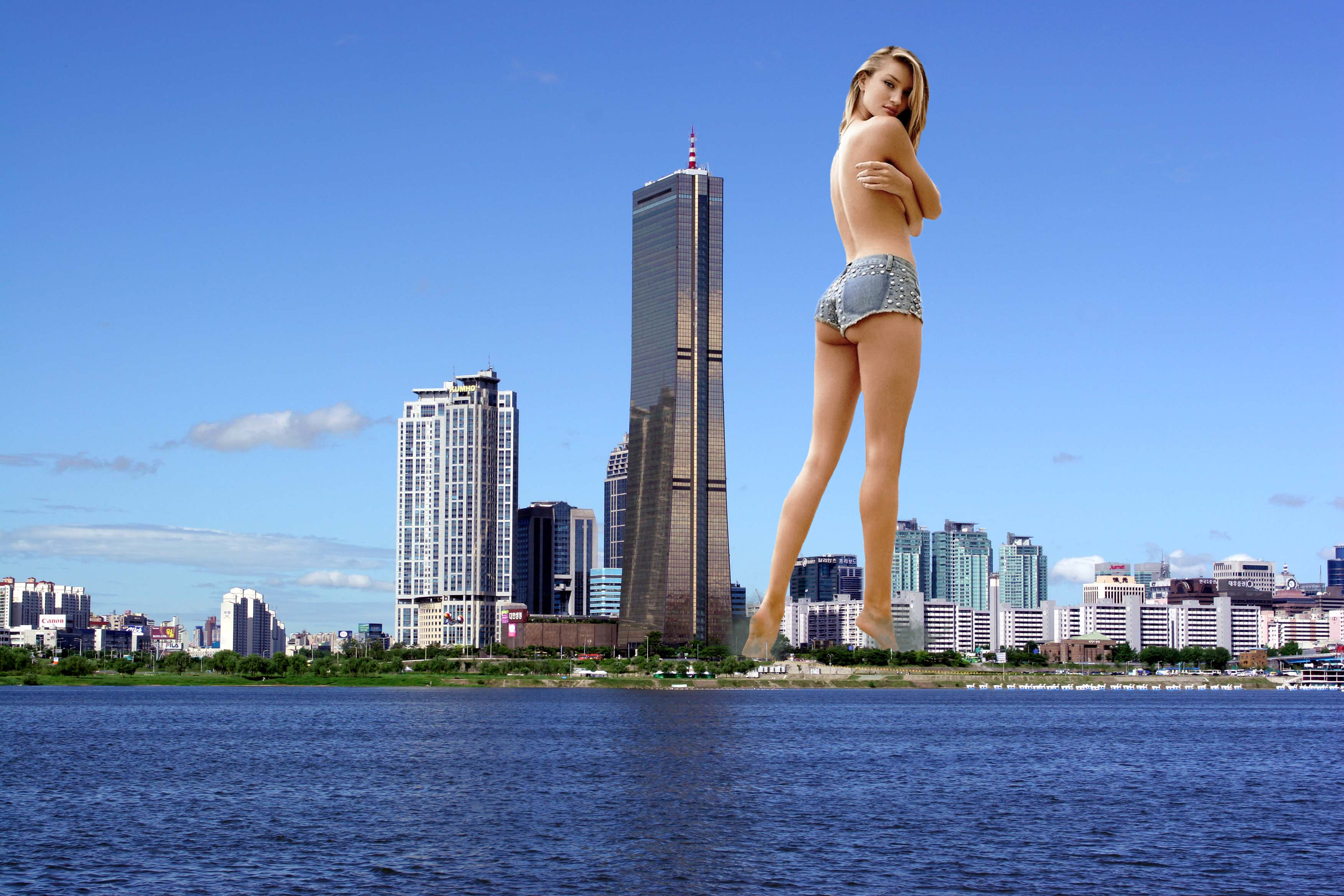 Giantess in the city 16