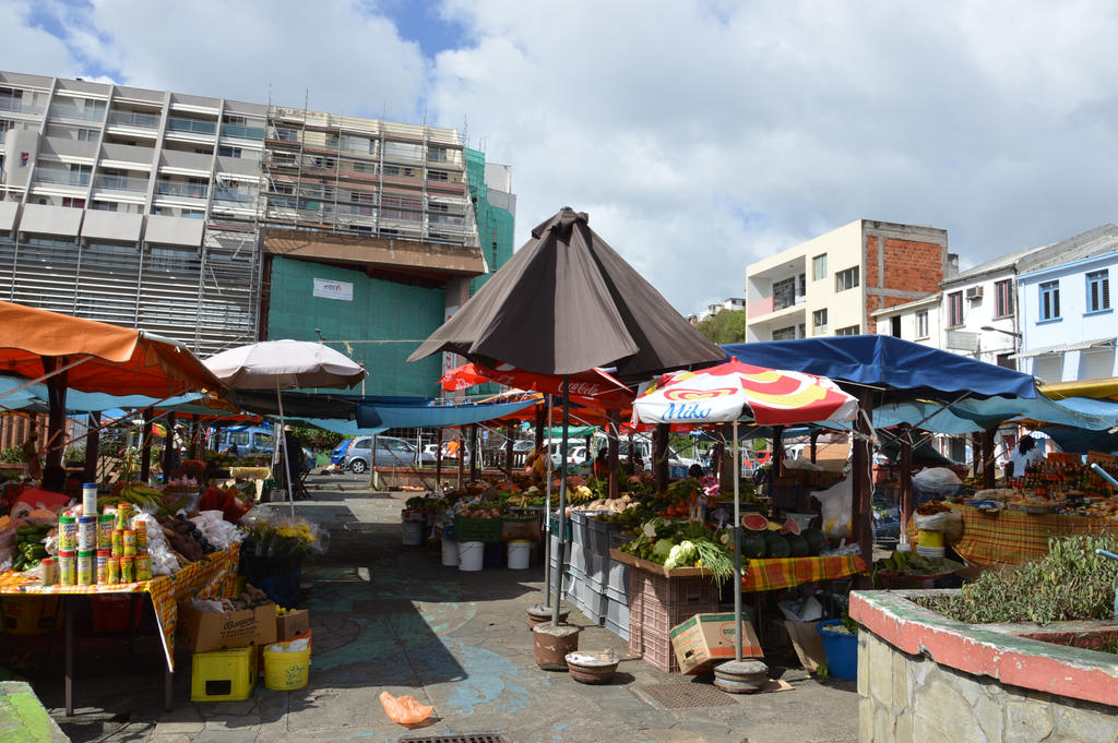 2nd small exterior market to Fort de France