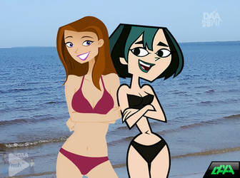 Jen and Gwen at the Beach--2022