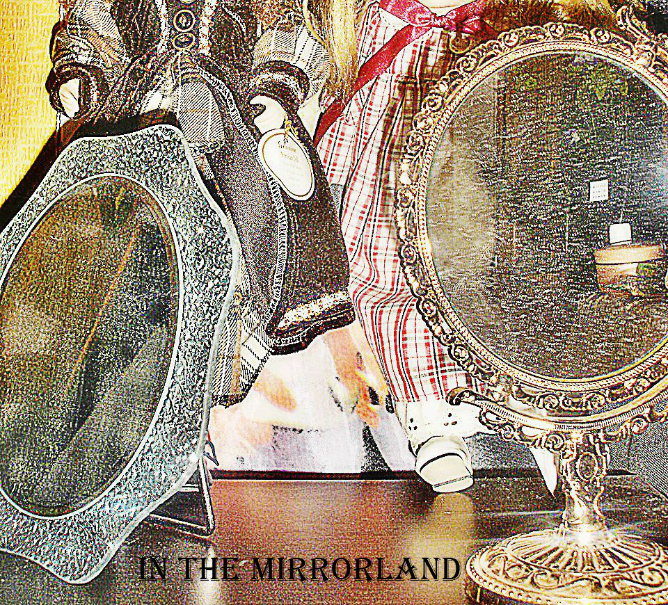 In The Mirrorland - lyrics in russian