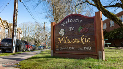 Milwaukie sign