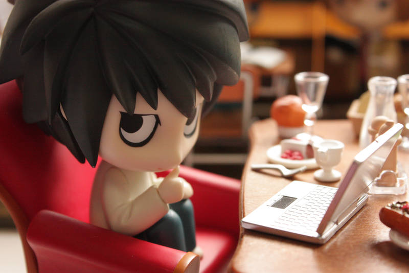 L chatting with Watari by michigaki