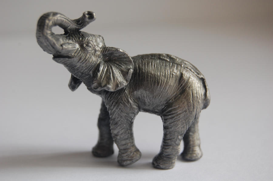 Stock 404 - Elephant Statuette