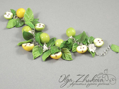 bracelet with apples