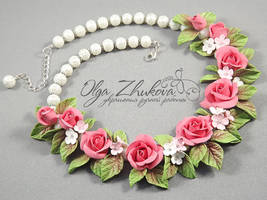 necklace with roses