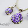 Pendant and earrings with lilac flowers