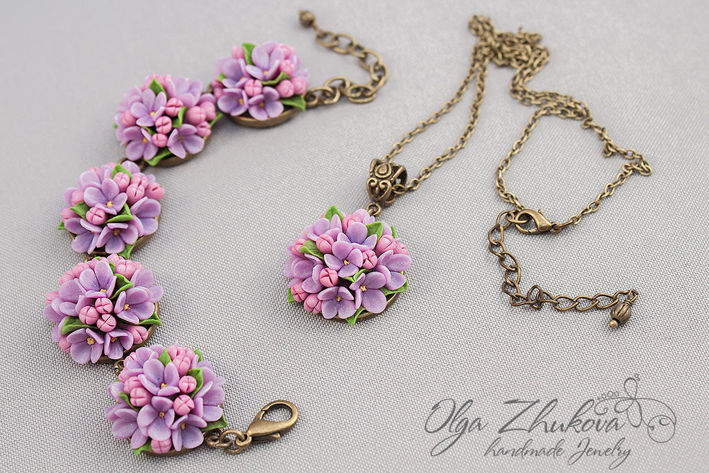 Set of jewelery with flowers made of polymer clay