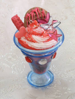 strawberry sundae