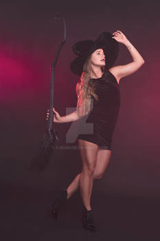 Velvet Witch 6
