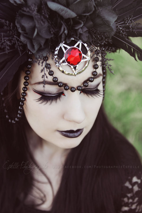 Crown of darkness 3 by Estelle-Photographie on DeviantArt