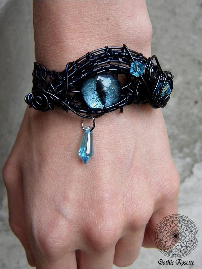 Gothic blue dragon eye bracelet