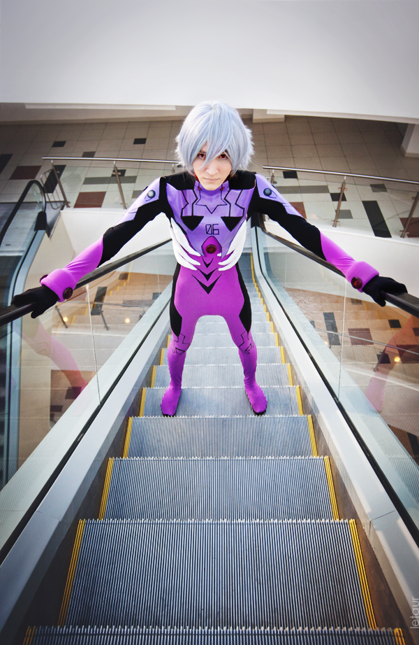 Kaworu on the stairs