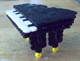 Piano 3-D  Bead Sprite