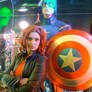 Marvel Stand Natasha and Cap