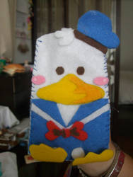 donlad duck pouch