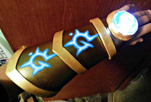 Finished Ezreal Glove!