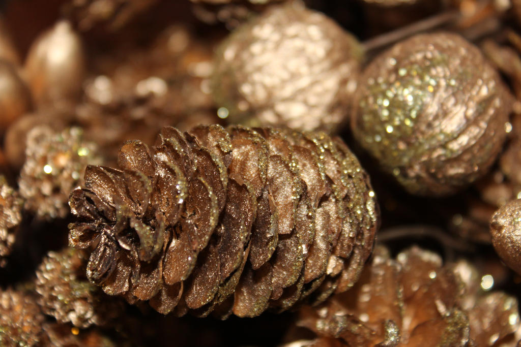 Holiday Pine Cone