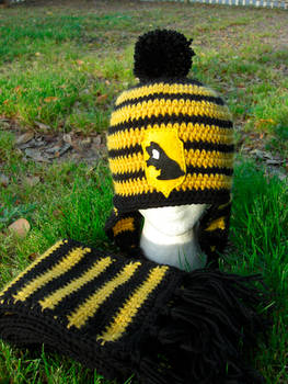 Hufflepuff Hat and Scarf Set