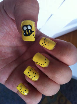 Bumblebee Nails