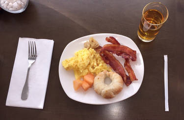 hotel breakfast 