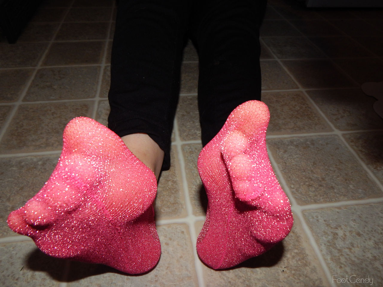 Pink toes by FootCandy on DeviantArt