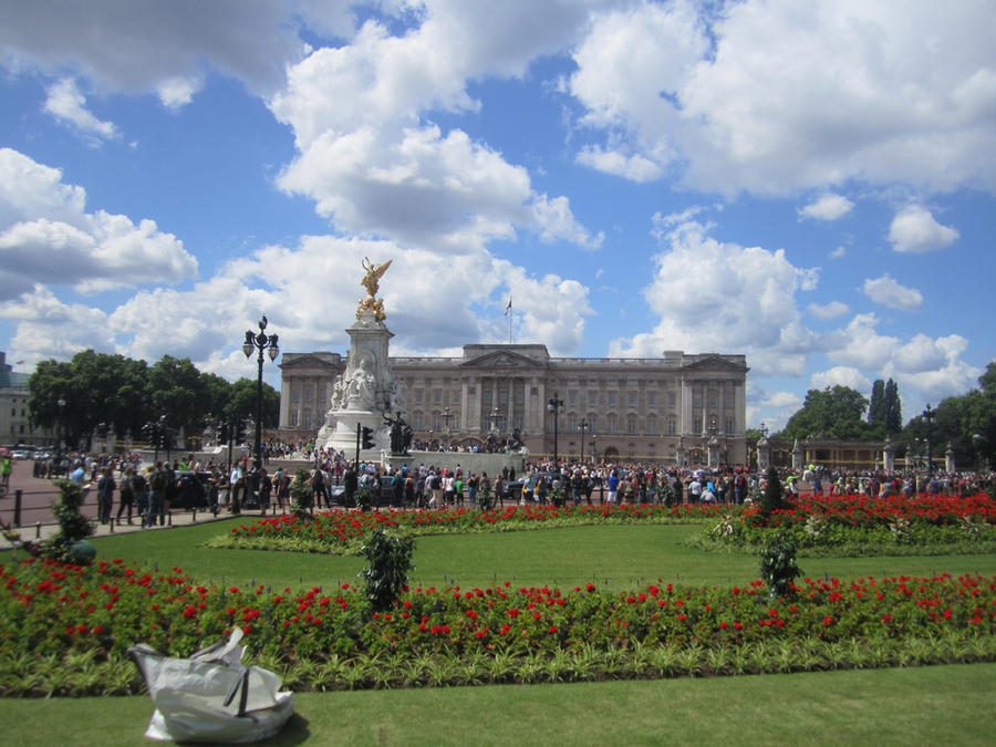 Bookham Commons Roses Red Roses and Buckingham by Meltdown02 on DeviantArt