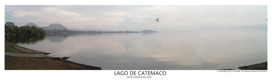 Foto panoramica del Lago Retok