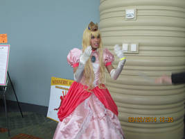 MegaCon Cosplay Pics: Guy in Peach Dress