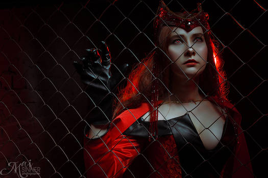 Scarlet Witch cosplay