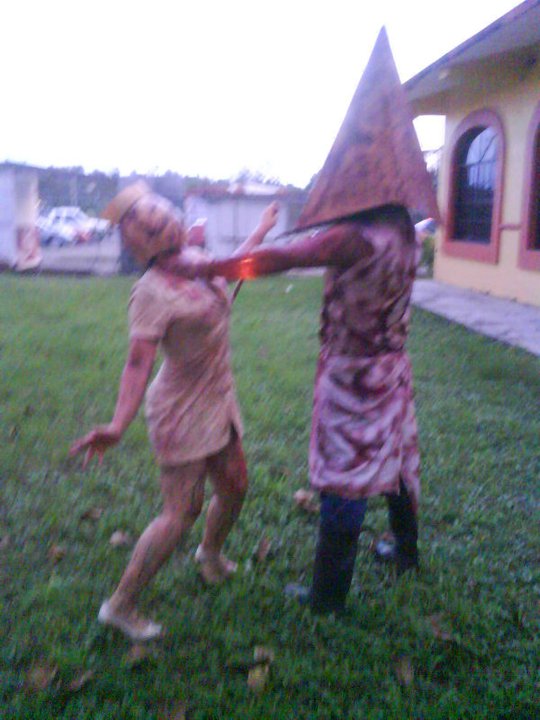 pyramid head and nurse 7