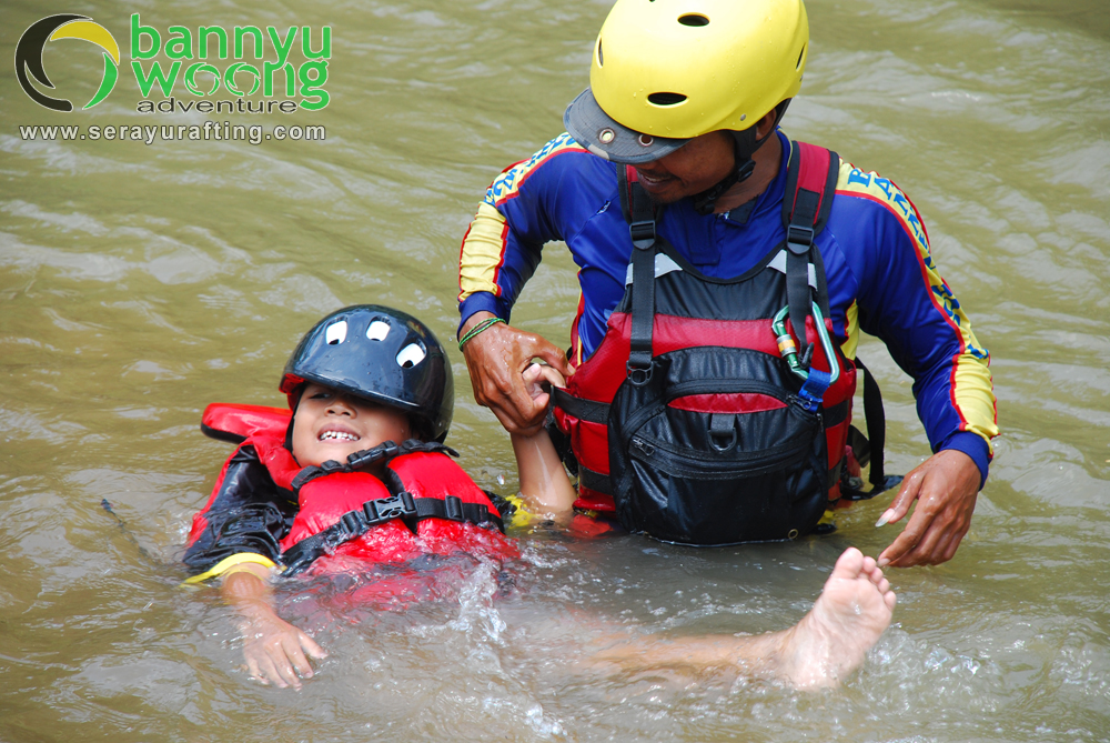 Belenang Duyu Ya.. (Arung Jeram Serayu) by SerayuRafting