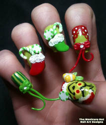 Grinch Movie Nails