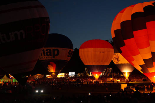 Balloon fiesta ( night time )