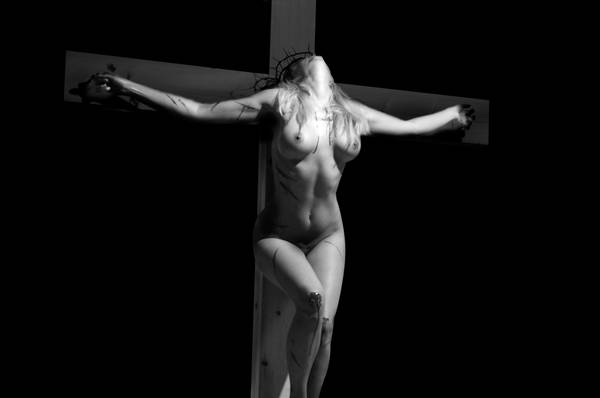 crucified_woman_by_passionofagoddess_dq7u2x-375w-2x.jpg