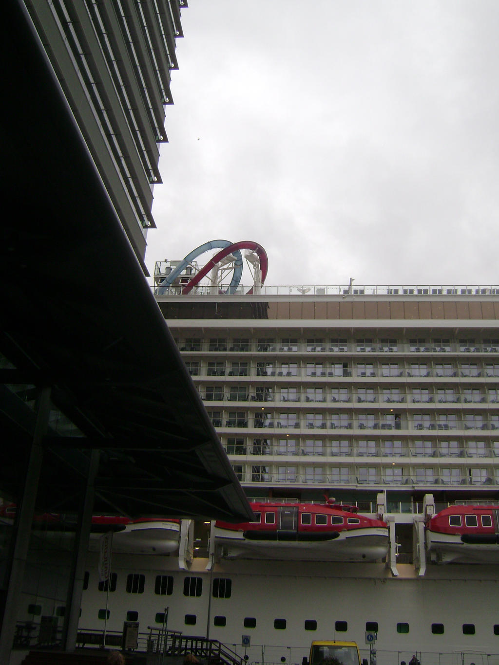 Norwegian Breakaway, XIII