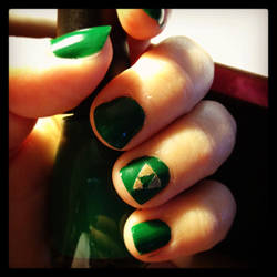 LoZ Tri-Force Nail Art