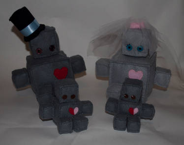 Robot Bride, Groom an family