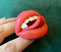 Vampire lips