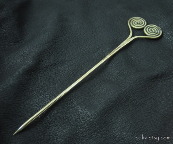 Bronze medieval hairpin