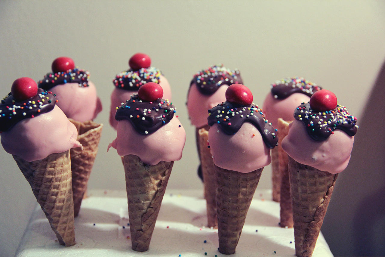 ice cream cone cake pops