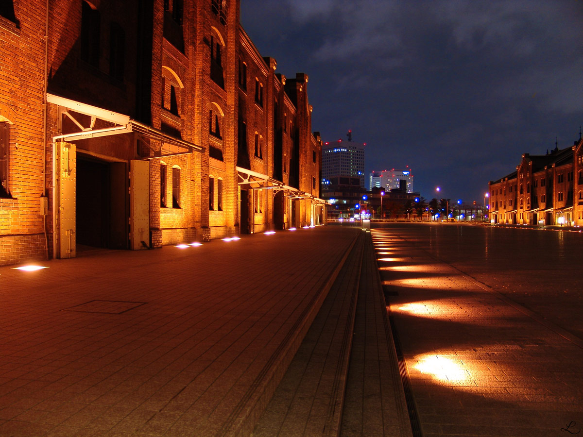 Yokohama store-house mall