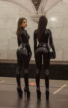Commuting twins in a latex world