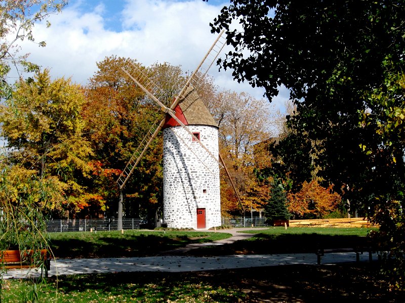 Moulin a vent de Pointe-aux-Trembles (fall)