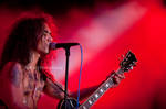 Kuambil gitar.... by cocobi-lens